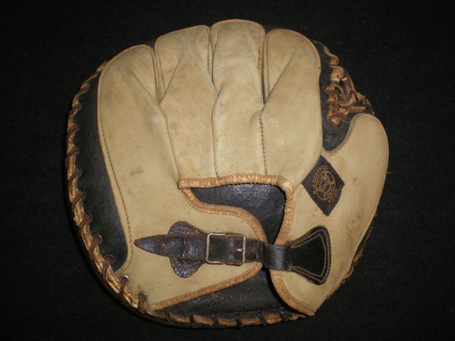 A.J. Reach Catchers Mitt 3 Back